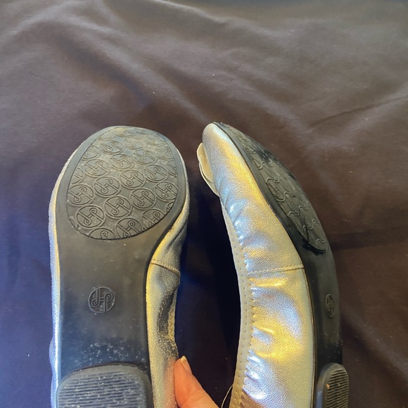 Lindsay Phillips Metallic Silver Flats with Floral Accent - Picture 5 of 7